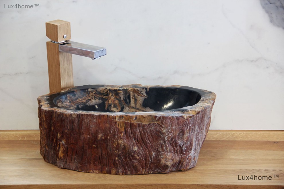 Nablatowe umywalki ze skamienialego drewna